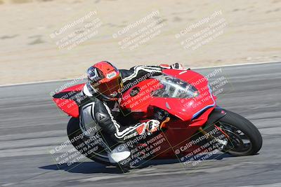 media/Dec-01-2025-Moto Forza (Mon) [[2daa91e15f]]/2-Intermediate Group/Session 4 Turn 9/
